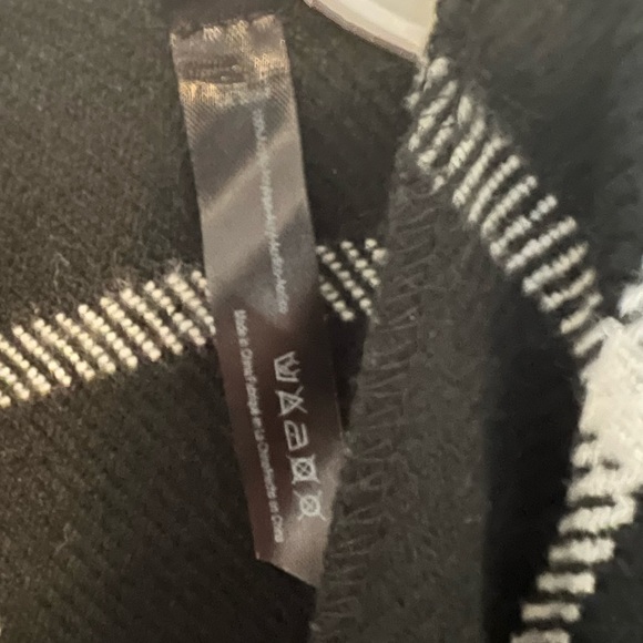 Urban Outfitters Black Plaid Poncho - Picture 3 of 4